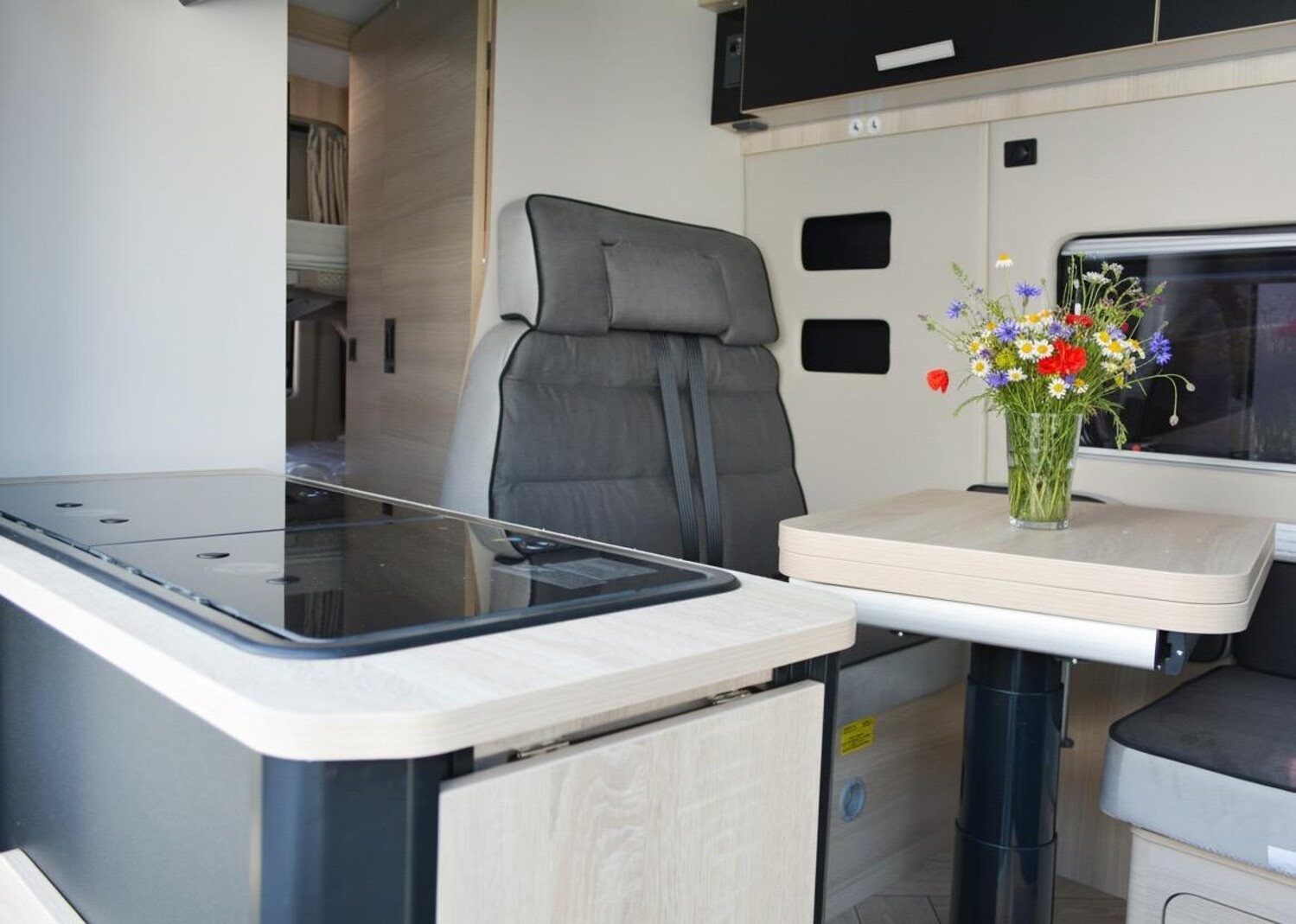 Chausson Van Sport Line F&S mit Aufstelldach 2026 Bild 5