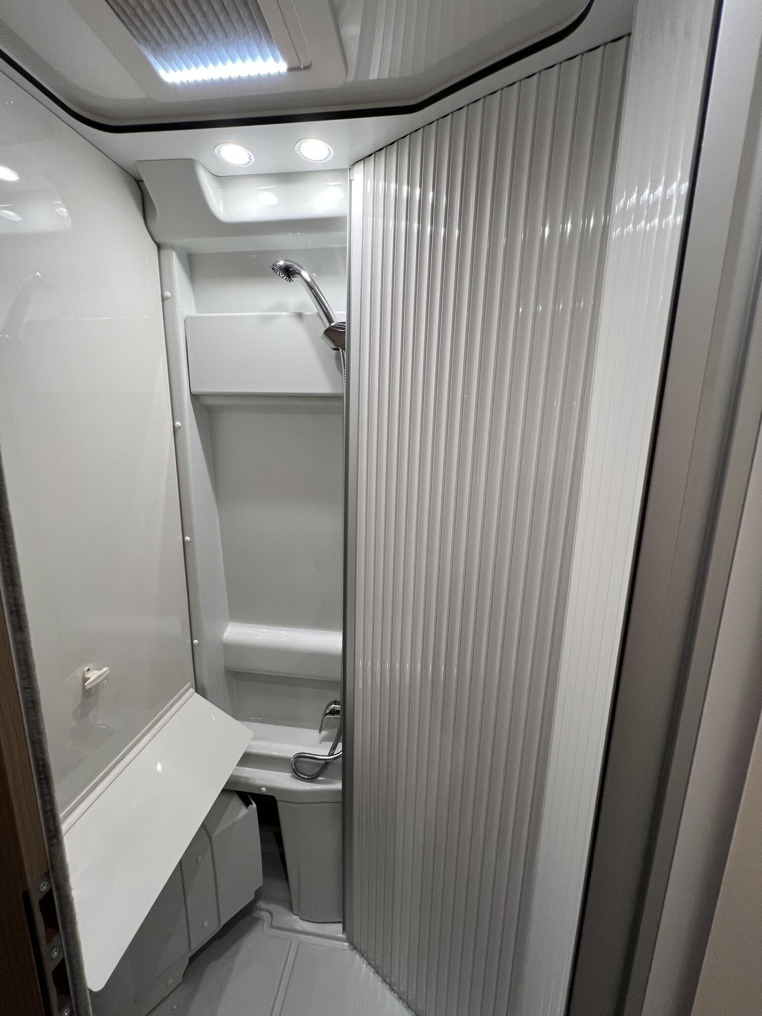 Malibu Van charming GT skyview 640 LE RB – Bild 33