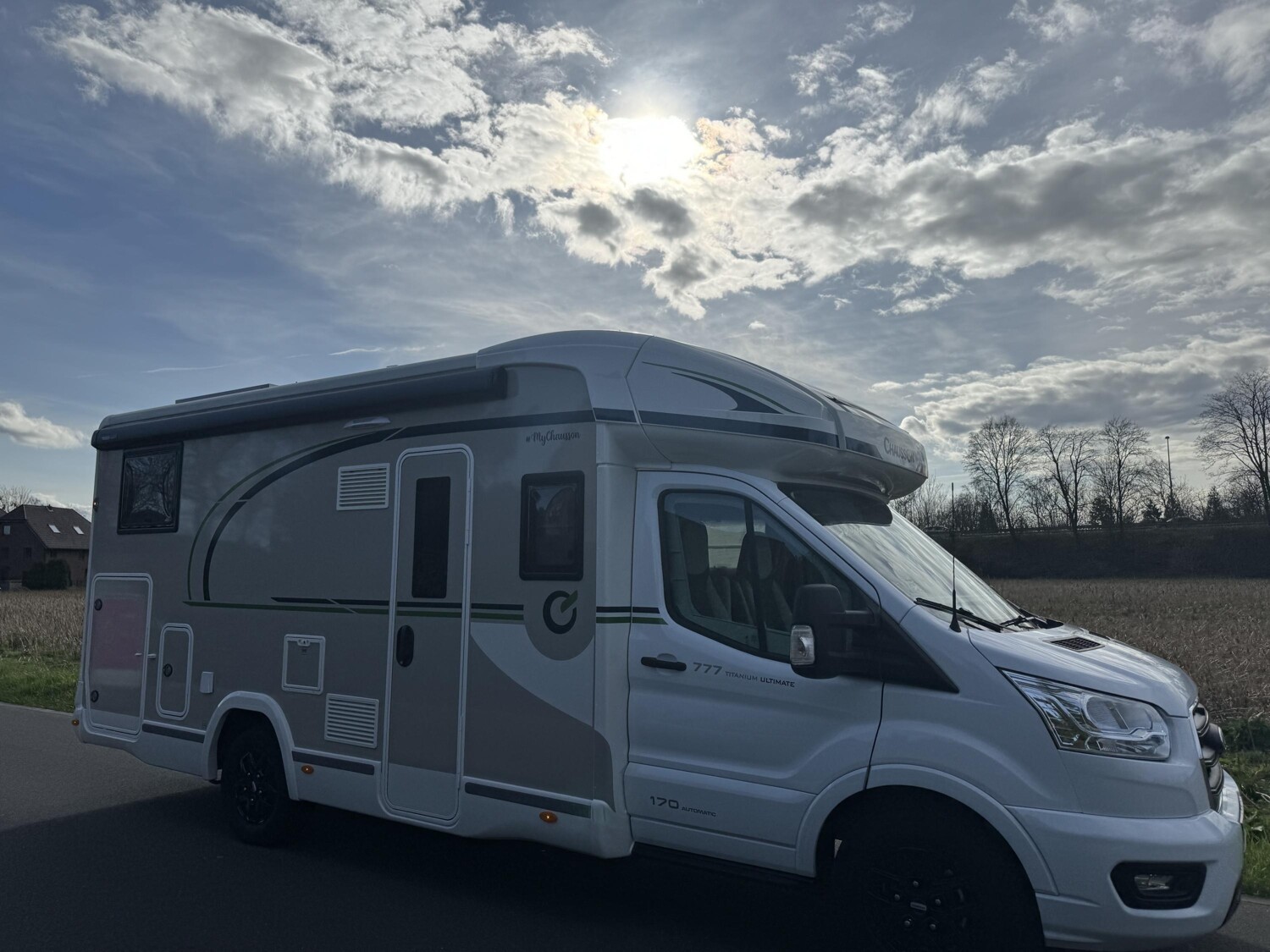 Chausson Teilintegriert Titanium Line Ultimate 777 Hubb. – Außenansicht