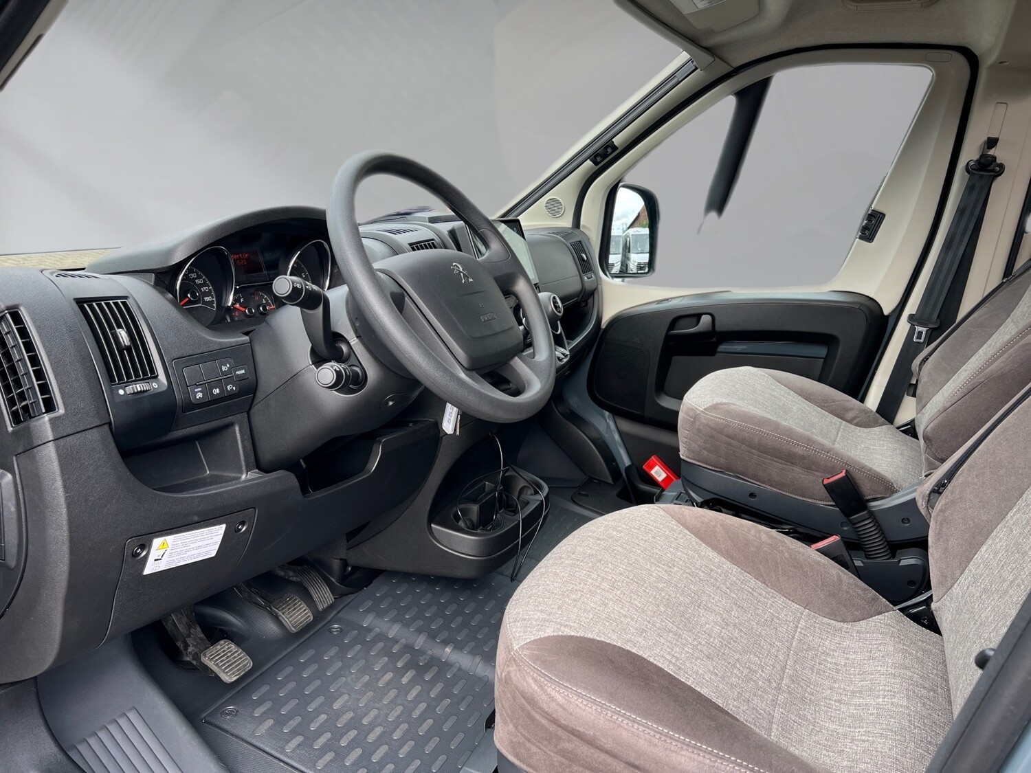 Dethleffs Globetrail Classic 600 DF Peugeot – Bild 6