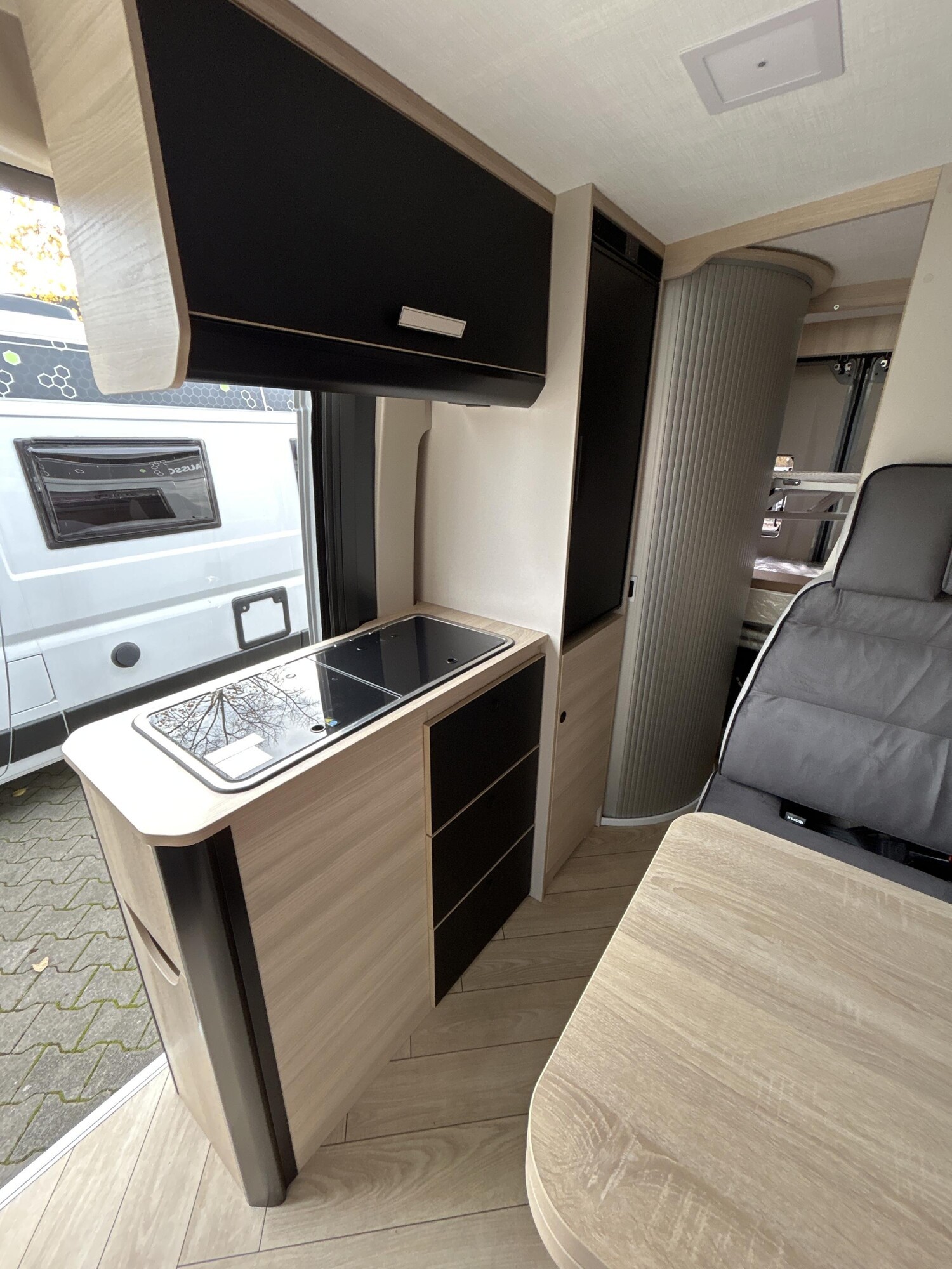 Chausson Van Sport Line F&S mit Aufstelldach 2026 Bild 7