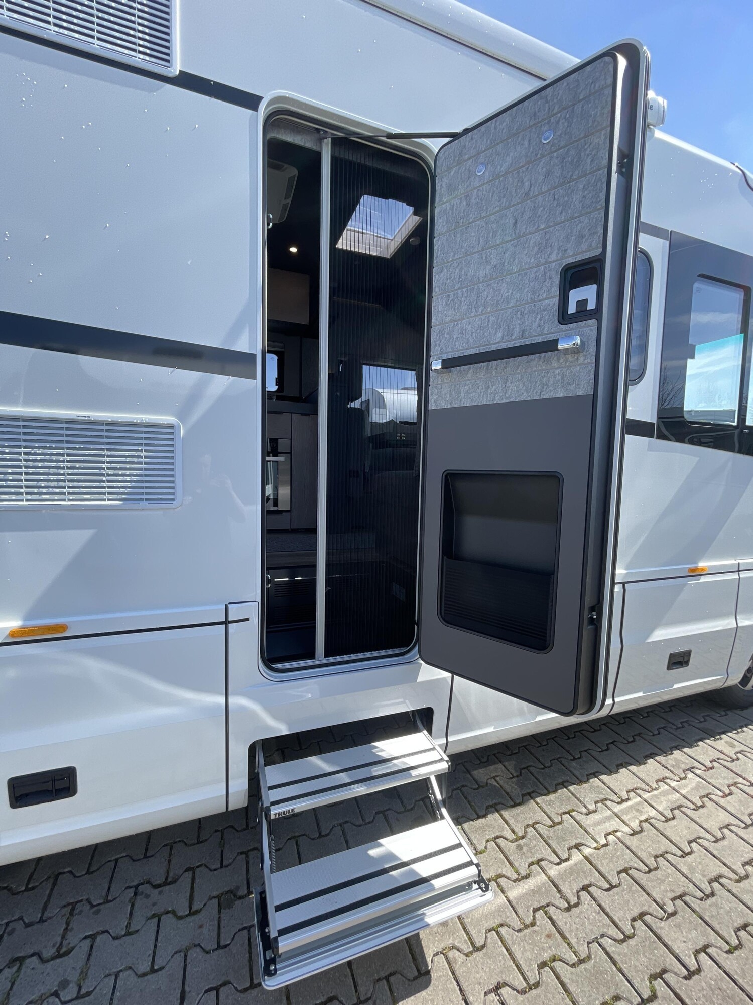 Niesmann-Bischoff Flair 880