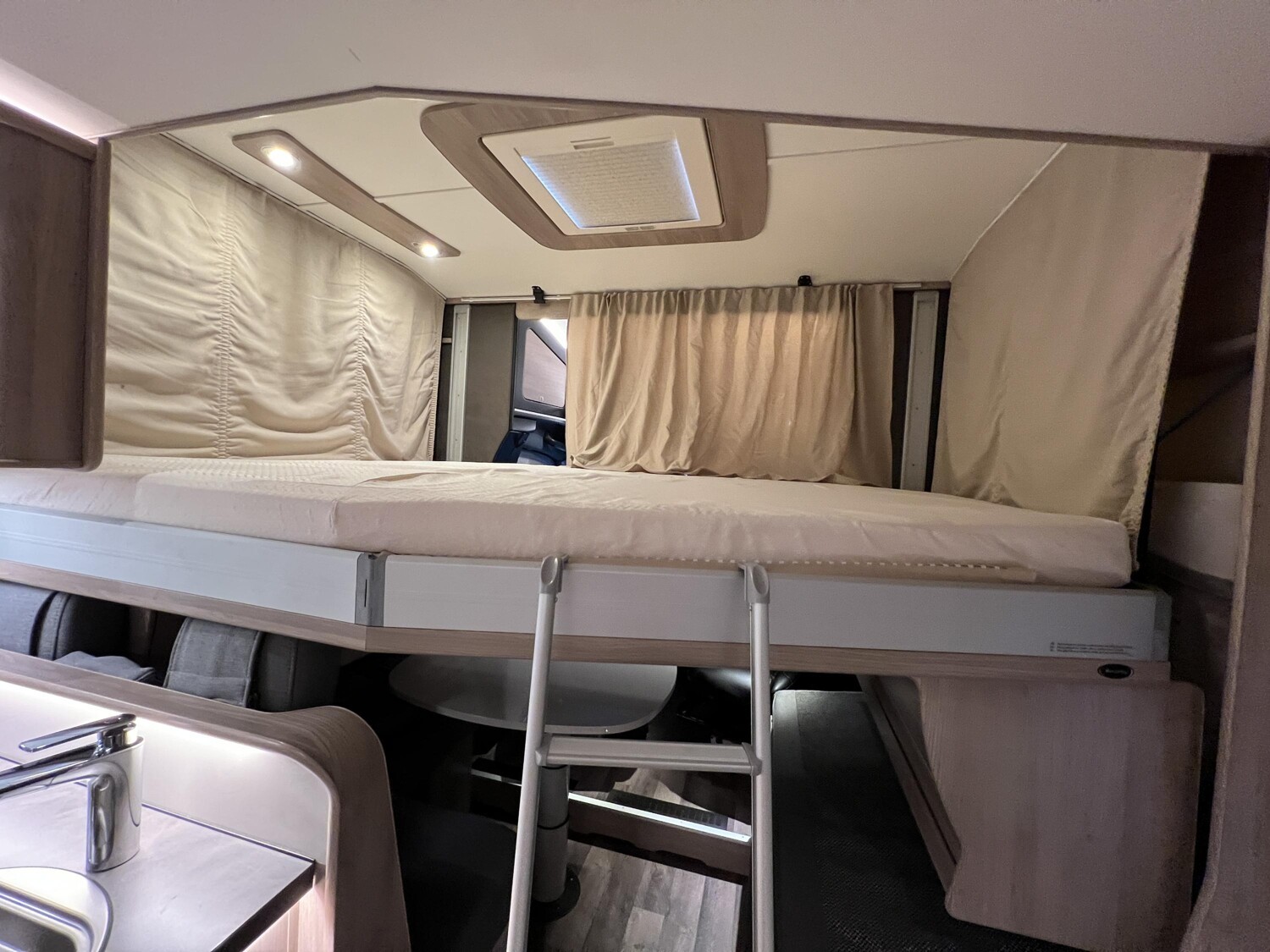 Kabe Travel Master Royal x780 LXL – Bild 12