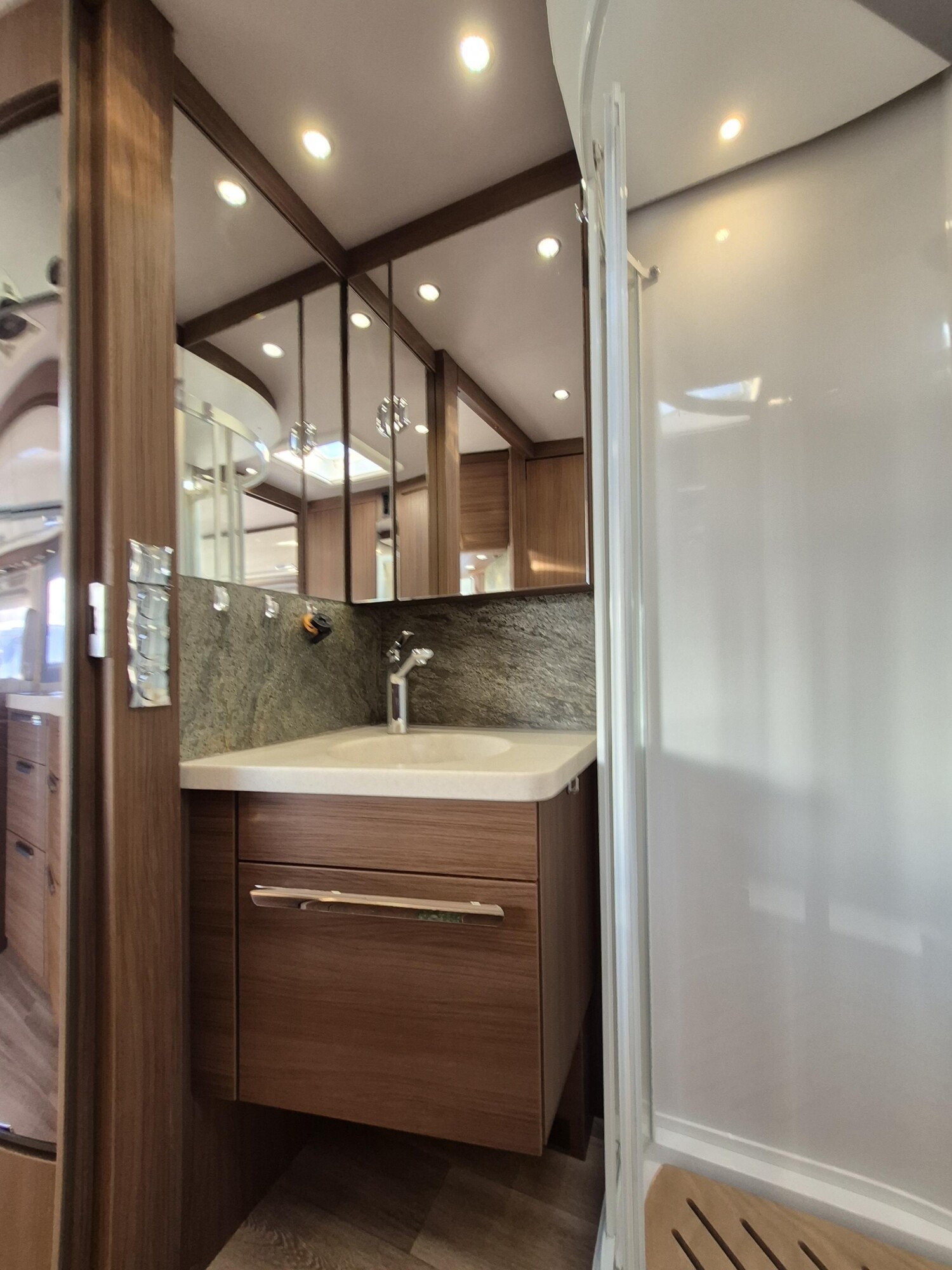 Niesmann-Bischoff Flair 880 LE