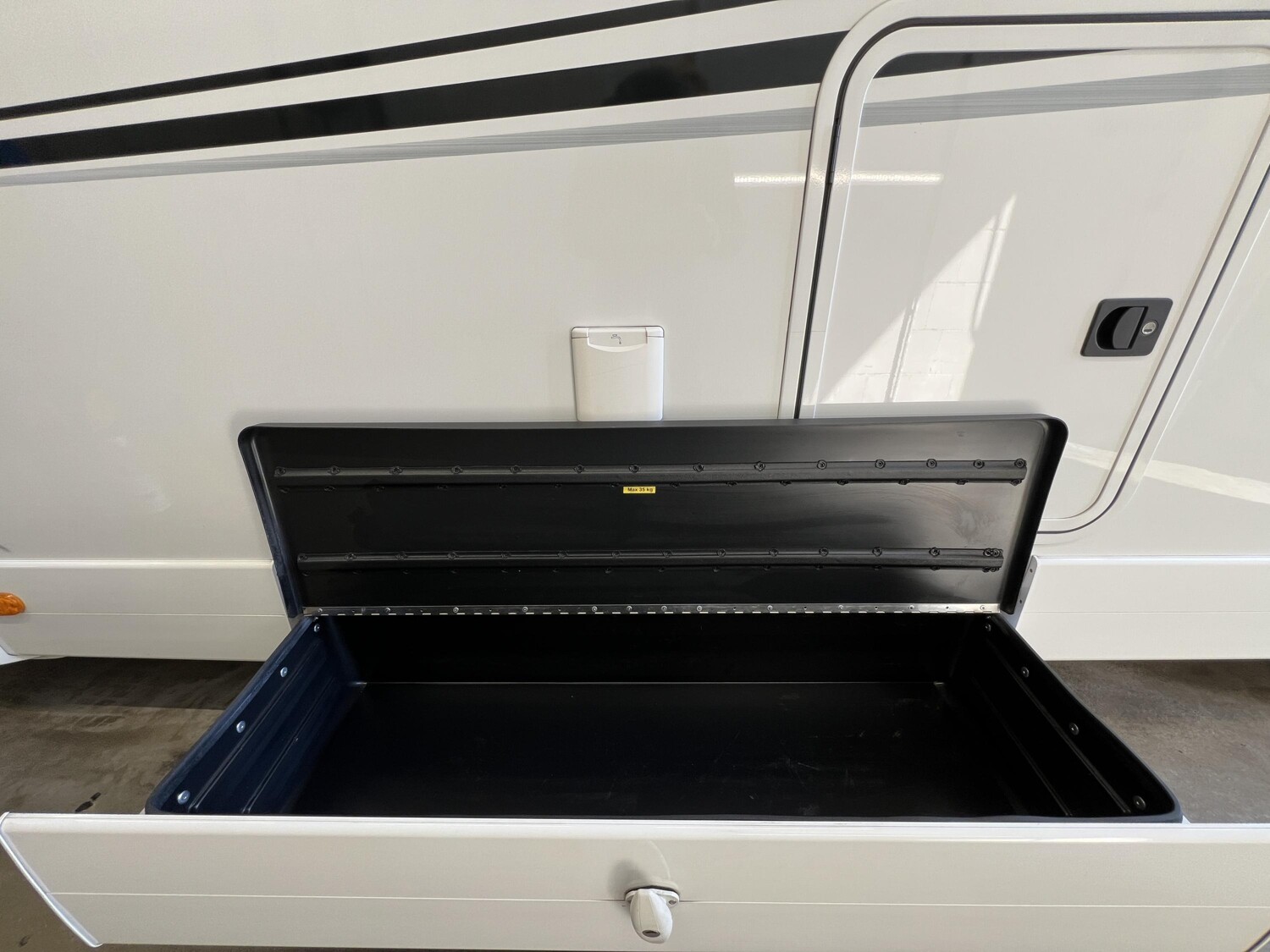 Kabe Travel Master Royal x780 LXL – Bild 35