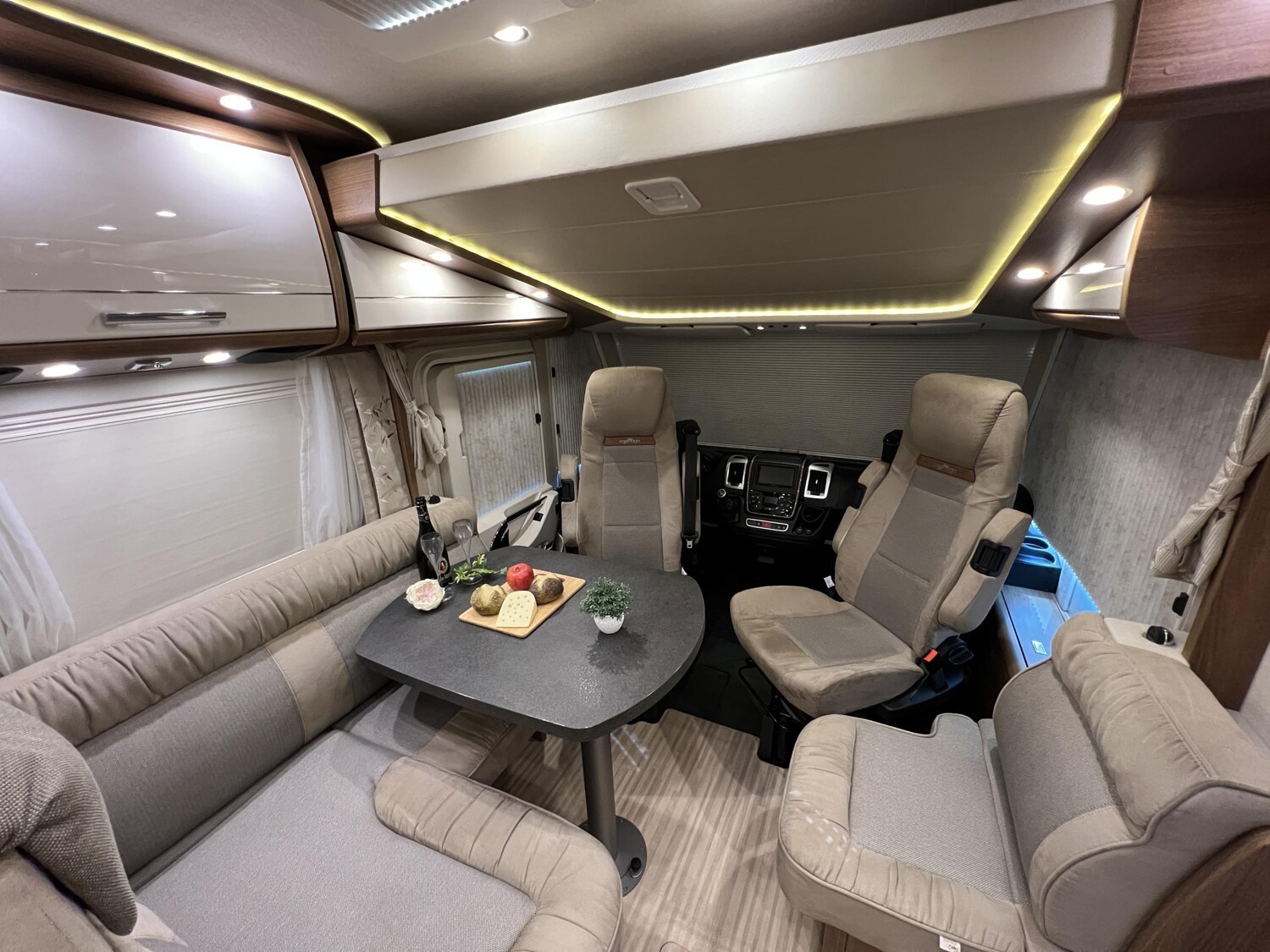 Carthago c-tourer I 143 LE – Bild 10