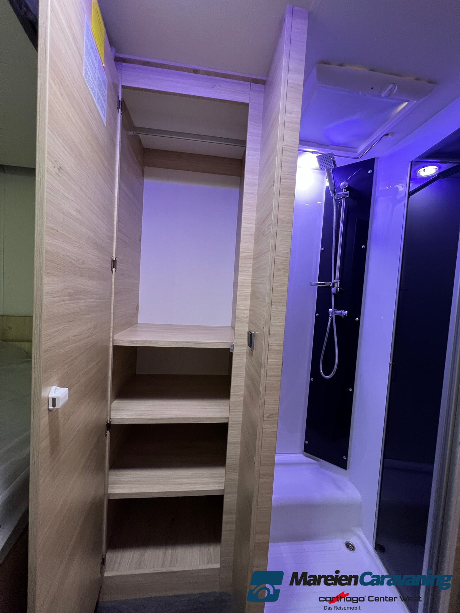 Challenger Teilintegriert 380 – Bild 24