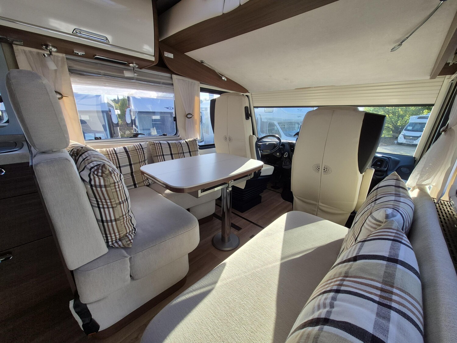 Niesmann-Bischoff Flair 880 LE