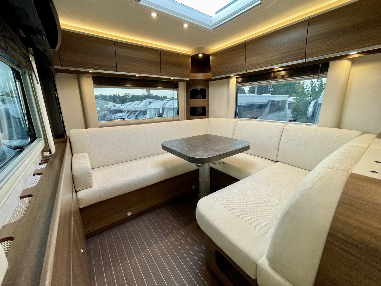 Concorde Carver 890 RRL