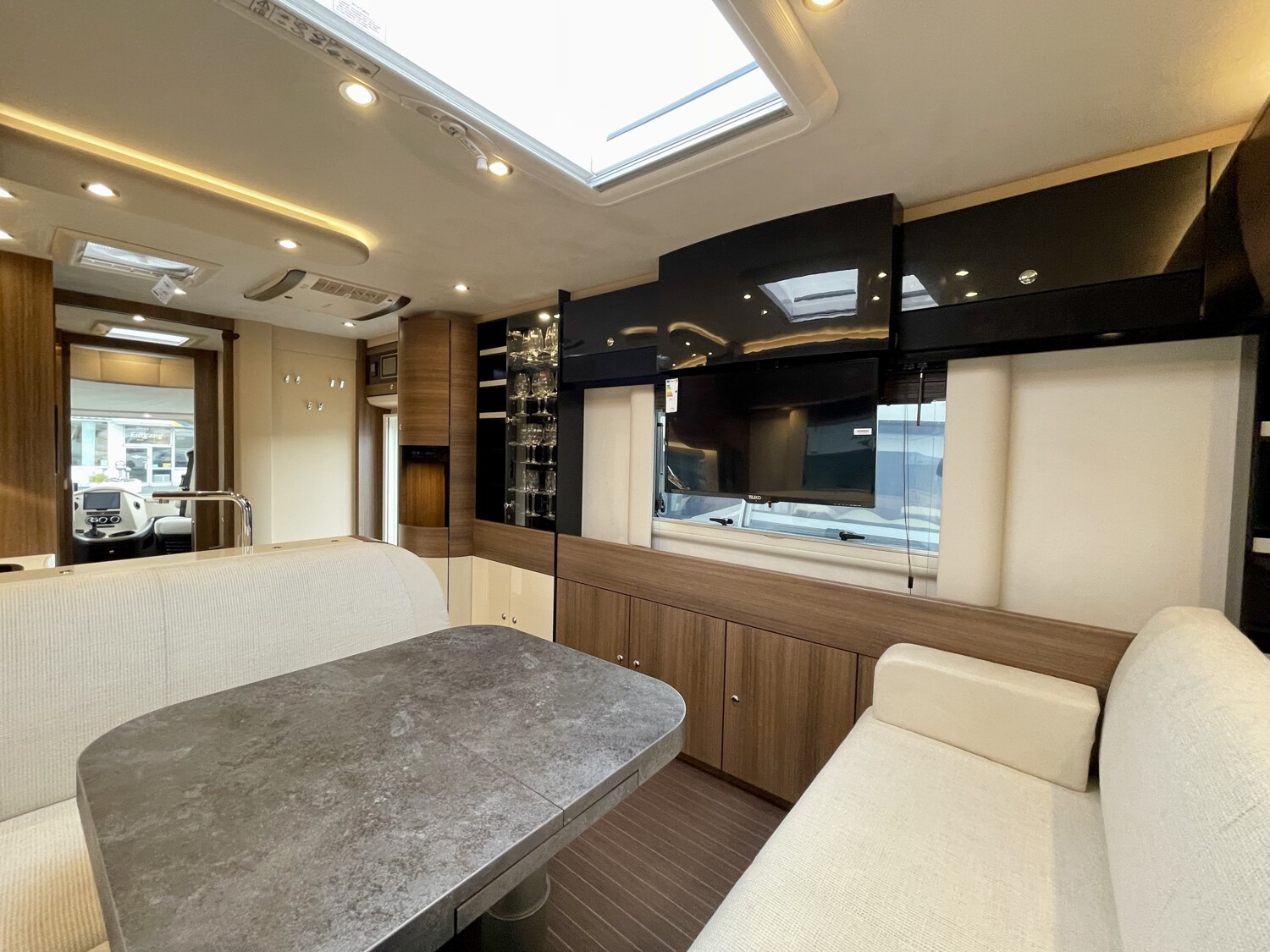 Concorde Carver 890 RRL