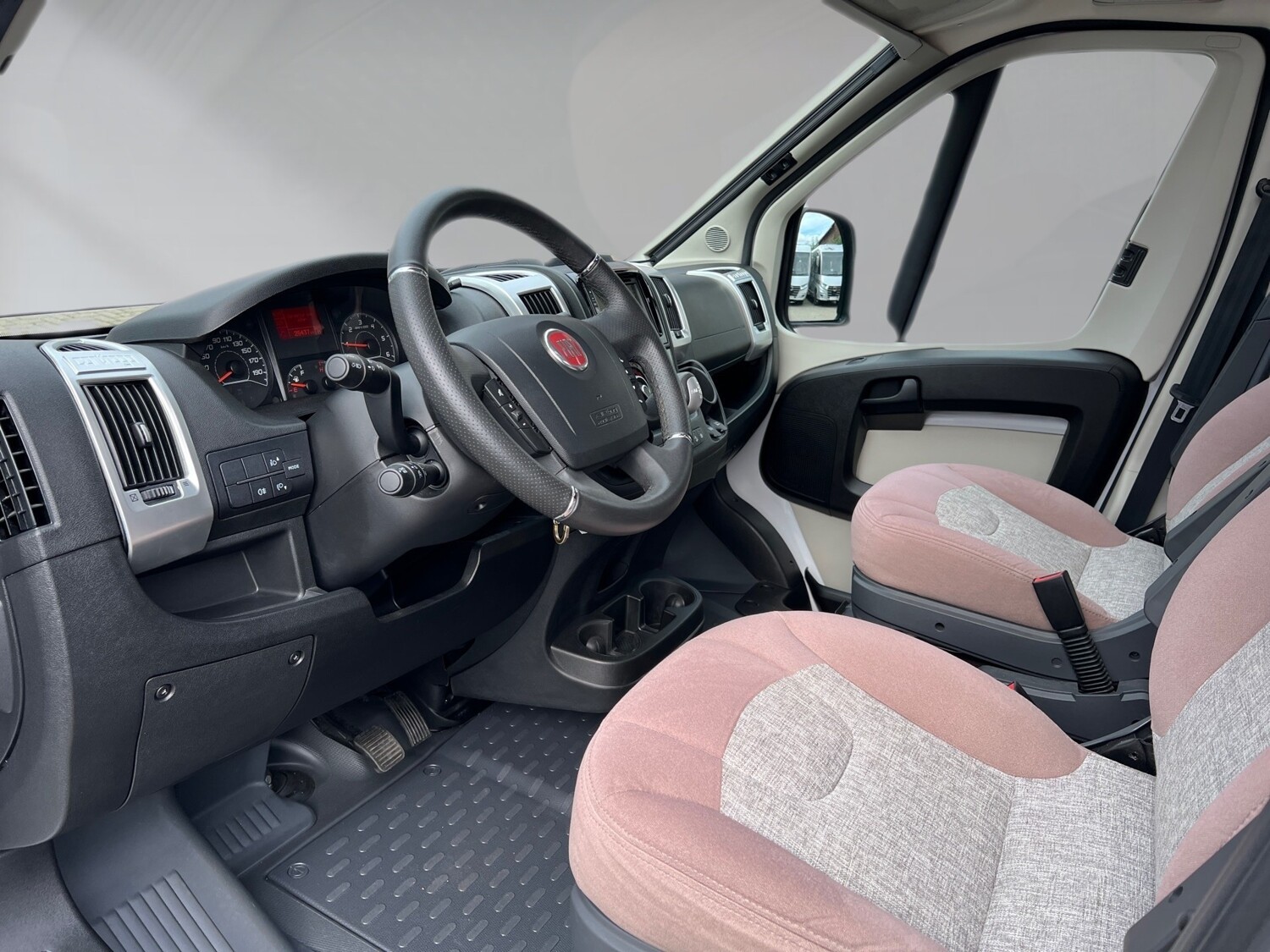 Malibu Van charming 640 LE GT – Bild 6
