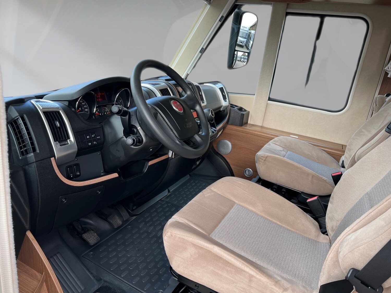 Carthago c-tourer I 143 LE – Bild 6