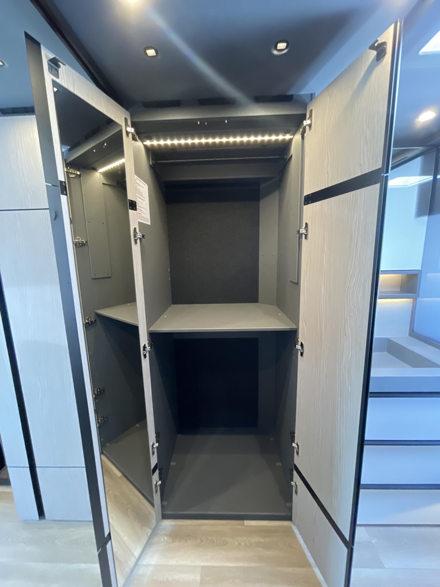 Niesmann-Bischoff Flair 880