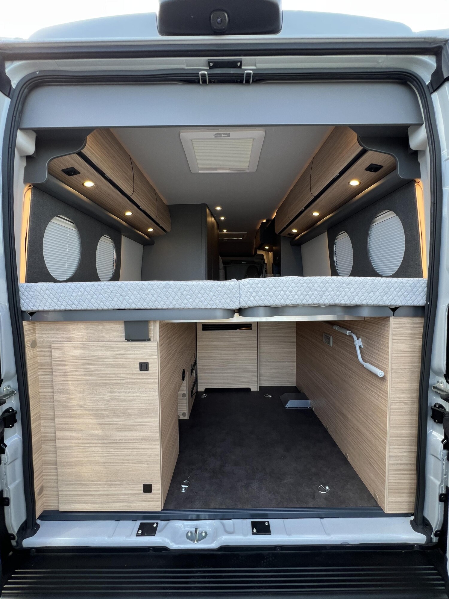 Malibu Van charming coupé 640 LE RB – Strategic – Bild 30