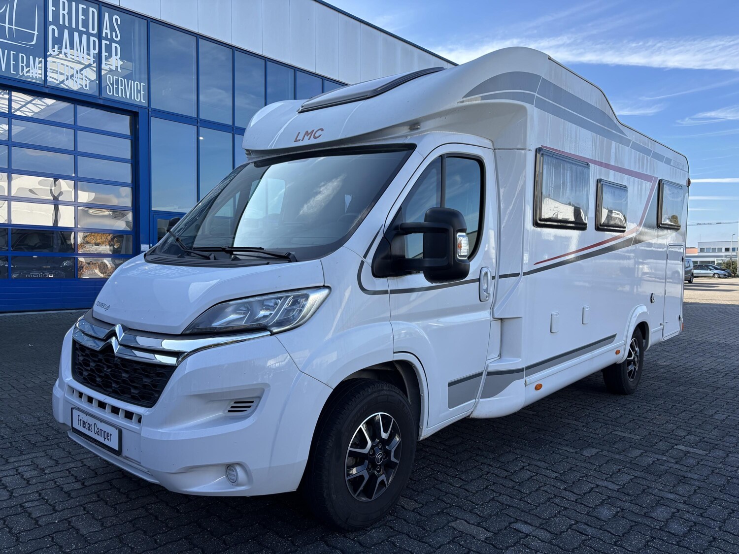 LMC Tourer Lift H 630 – Außenansicht