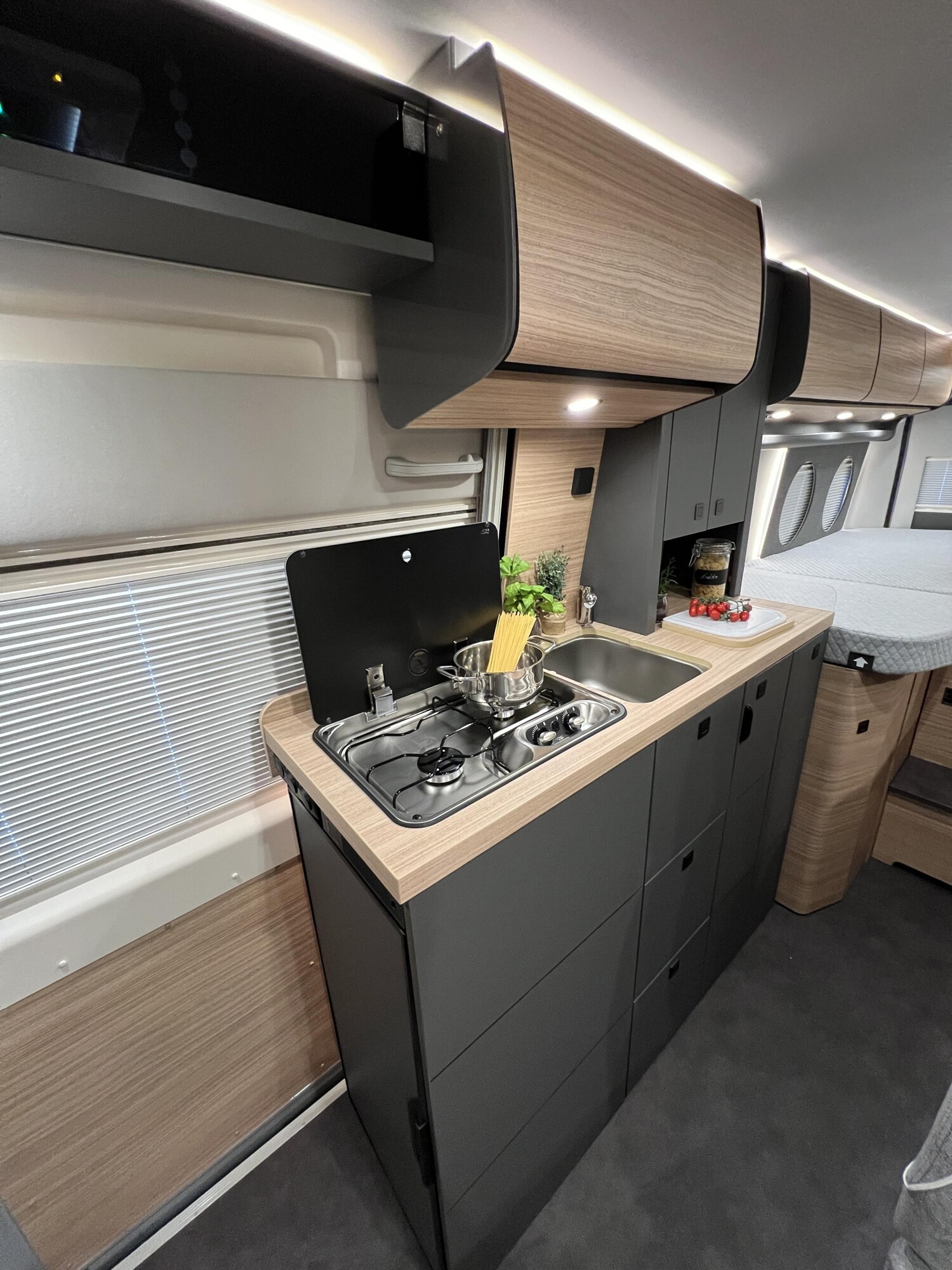 Malibu Van charming coupé 640 LE RB – Strategic – Bild 18