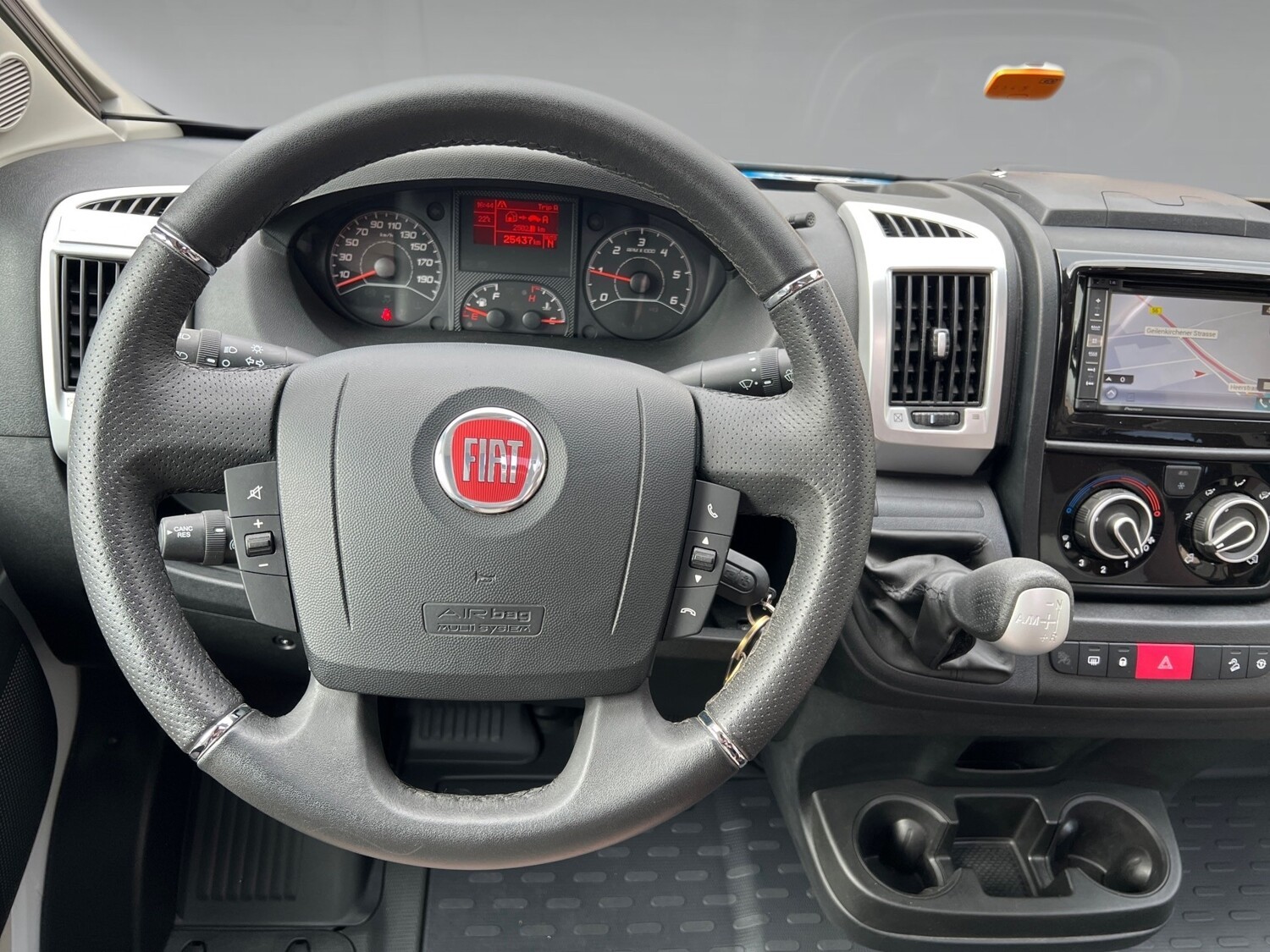 Malibu Van charming 640 LE GT – Bild 7