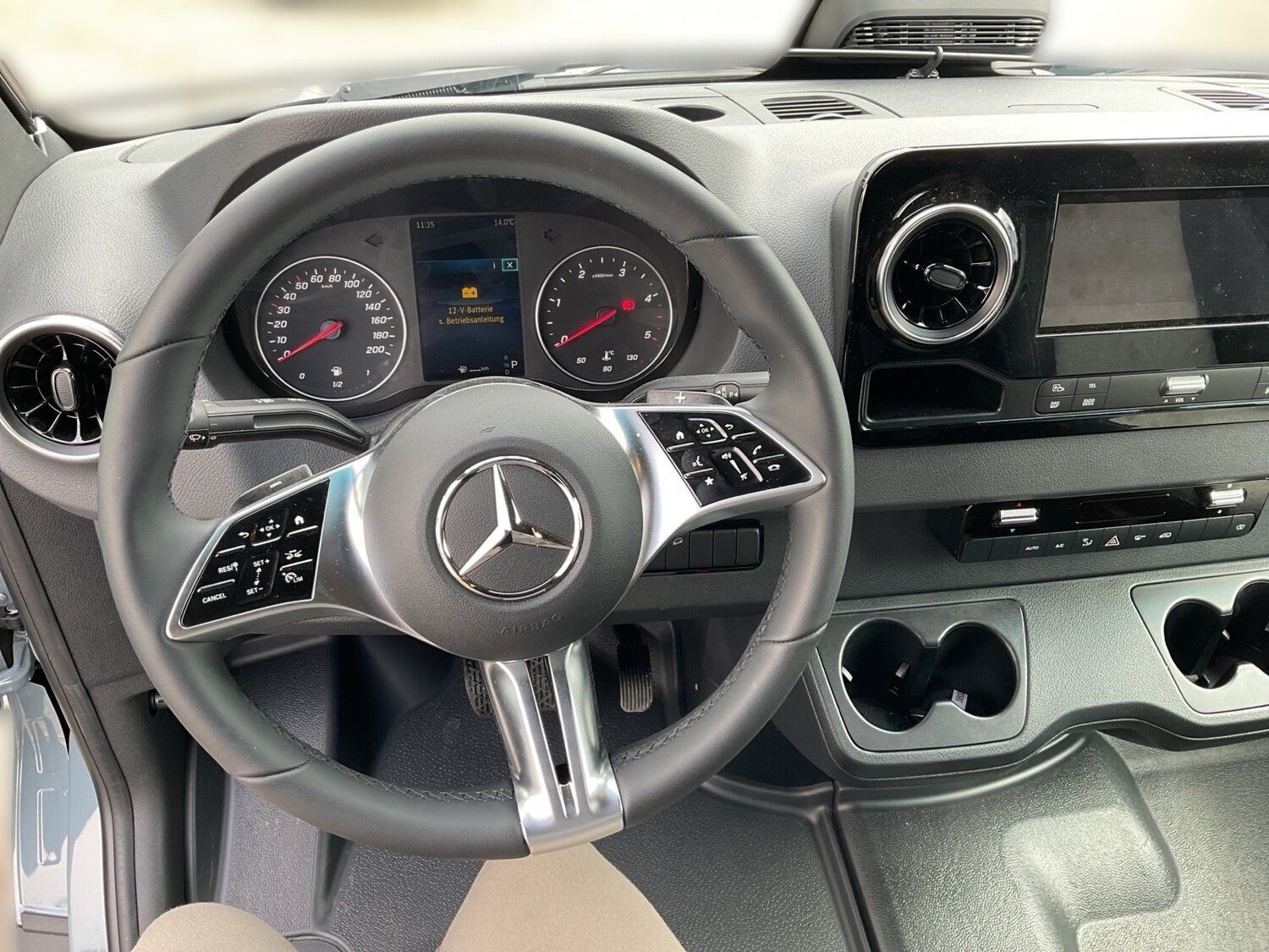 Pössl Roadstar X Mercedes 190 PS 2025 Bild 6