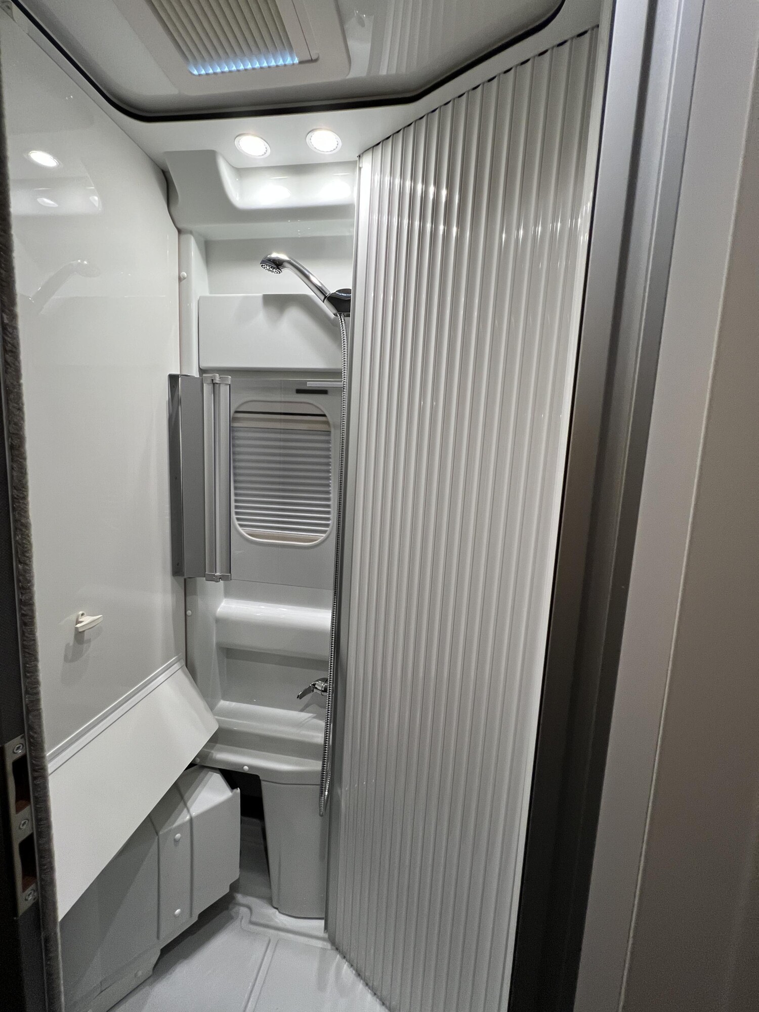 Malibu Van charming GT skyview 640 LE RB – Bild 34
