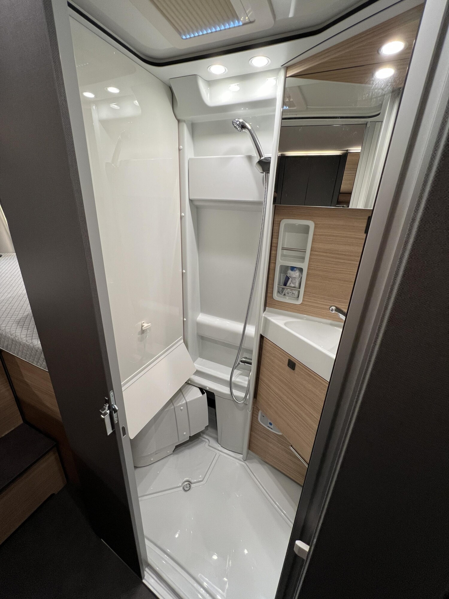 Malibu Van charming GT skyview 640 LE K – Bild 28