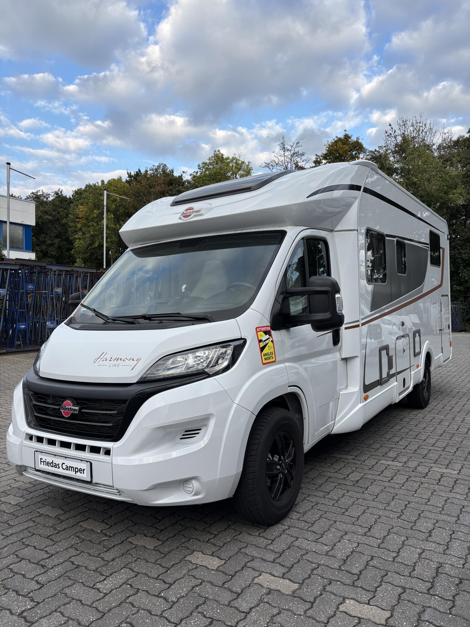 Bürstner Lyseo TD Harmony Line 736 – Außenansicht