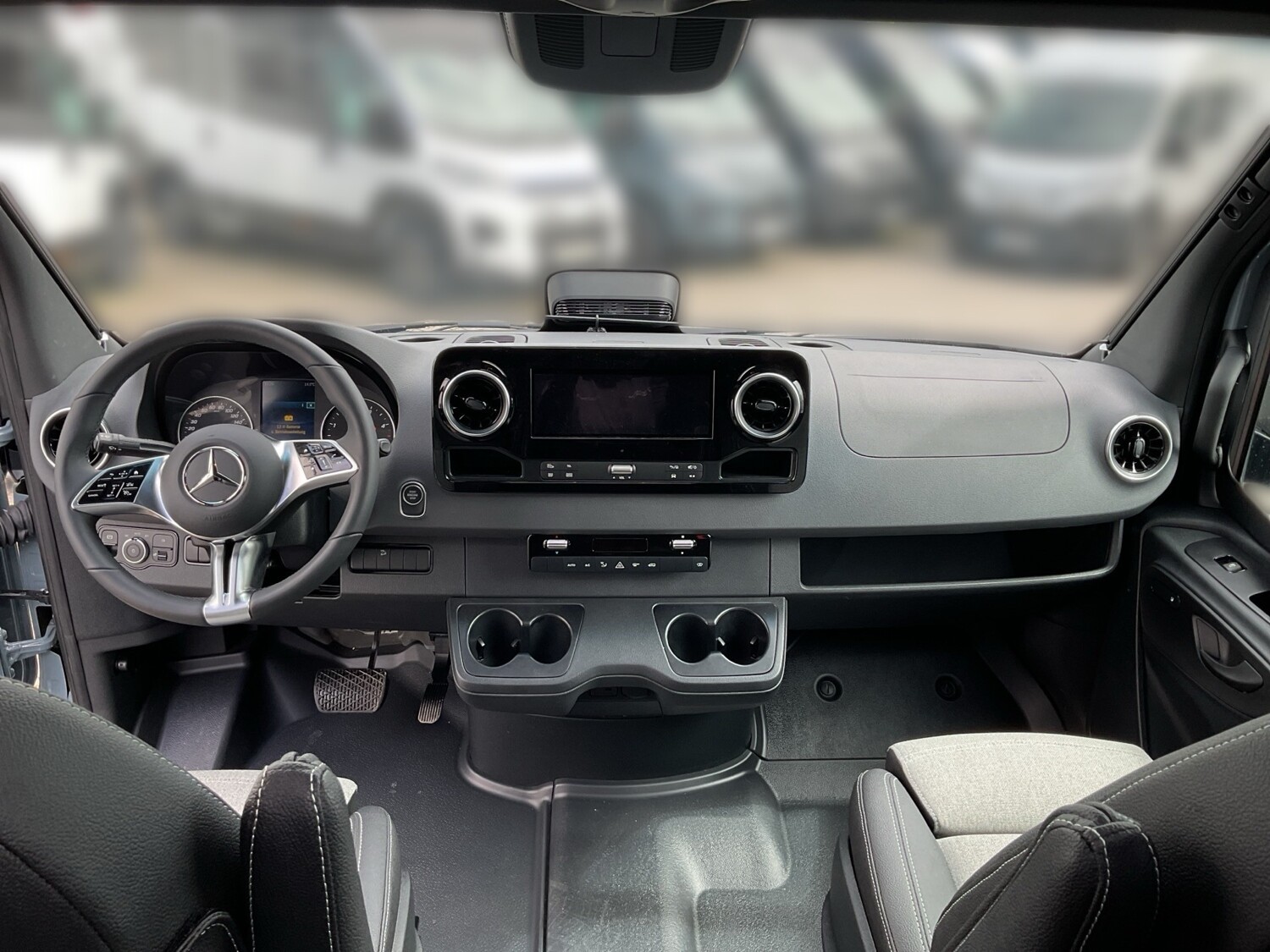 Pössl Roadstar X Mercedes 190 PS 2025 Bild 8