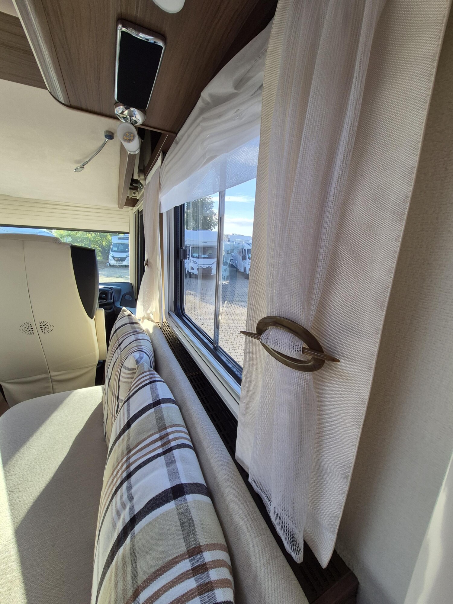 Niesmann-Bischoff Flair 880 LE