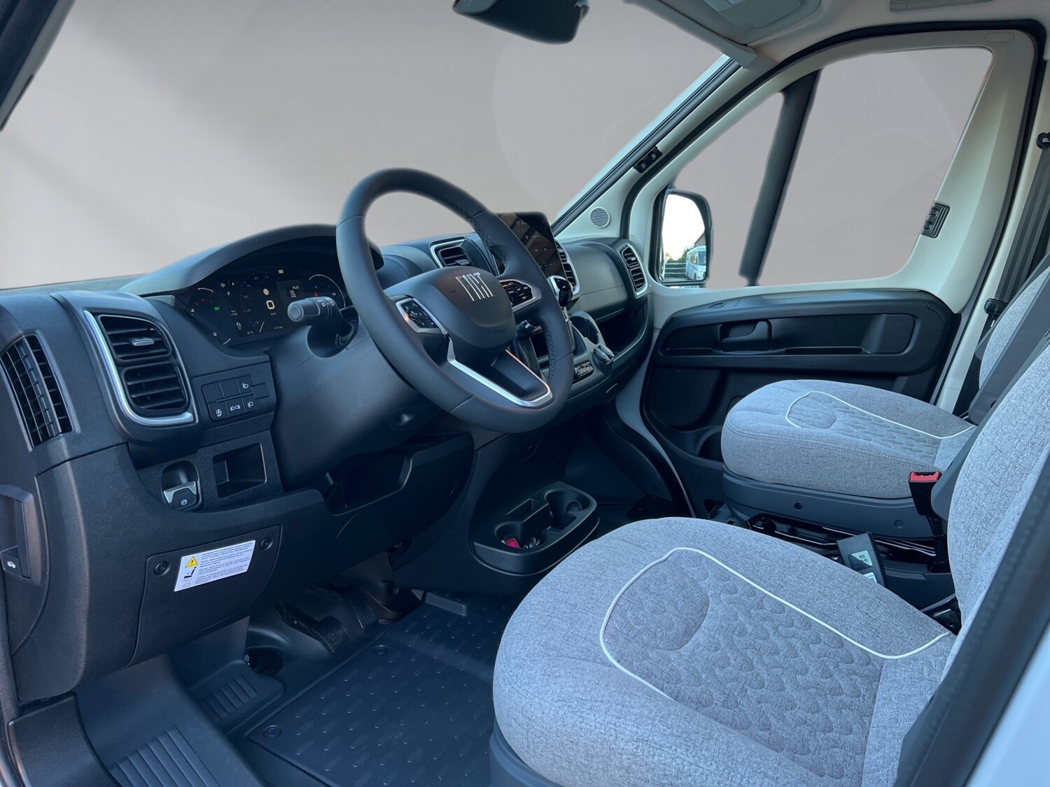 Malibu Van charming coupé 640 LE RB – Strategic – Bild 8