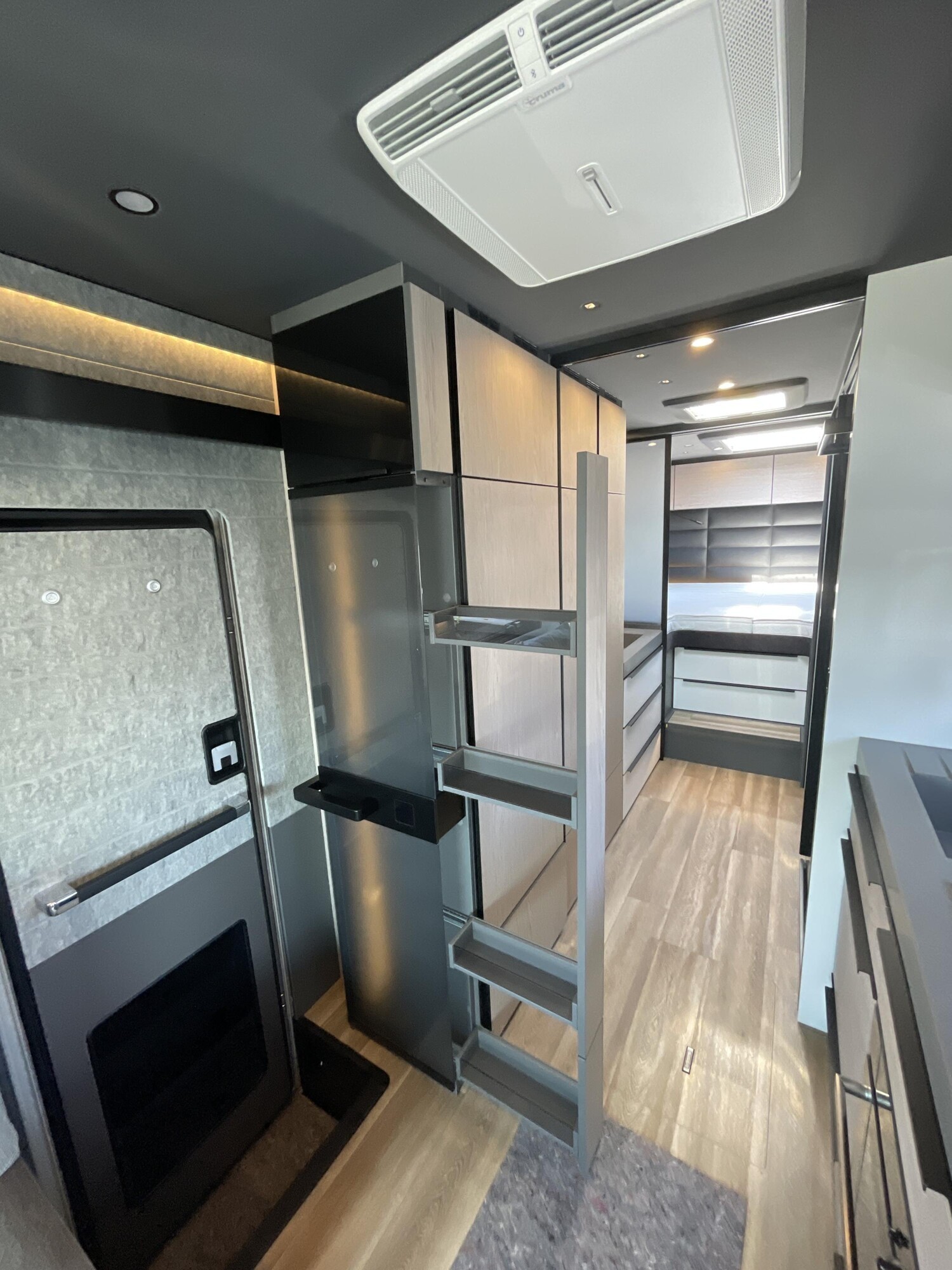 Niesmann-Bischoff Flair 880
