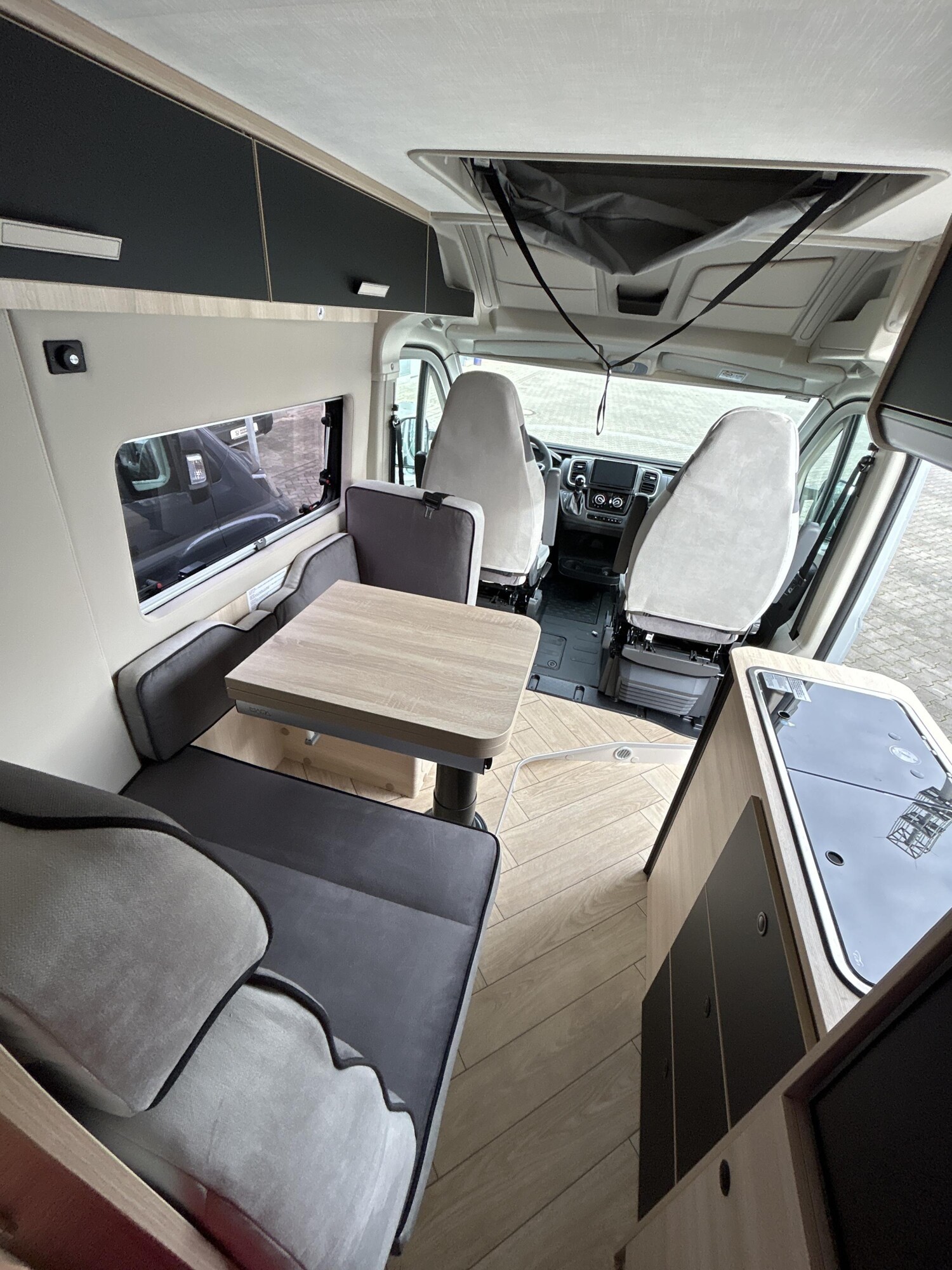 Chausson Van Sport Line F&S mit Aufstelldach 2026 Bild 8